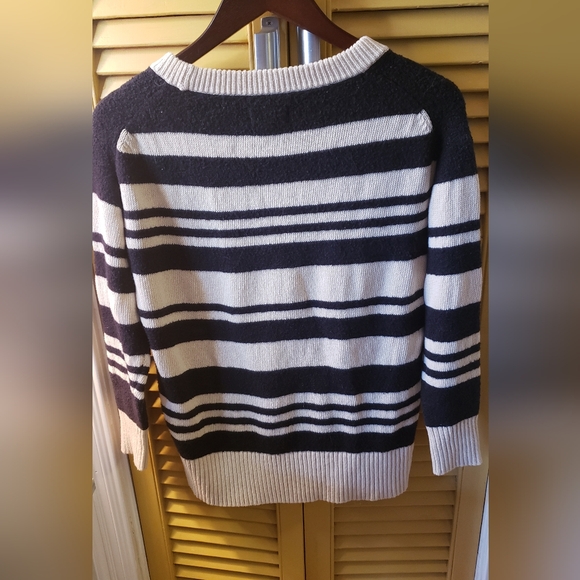 Lou and Grey Sweater (S) - Picture 3 of 4